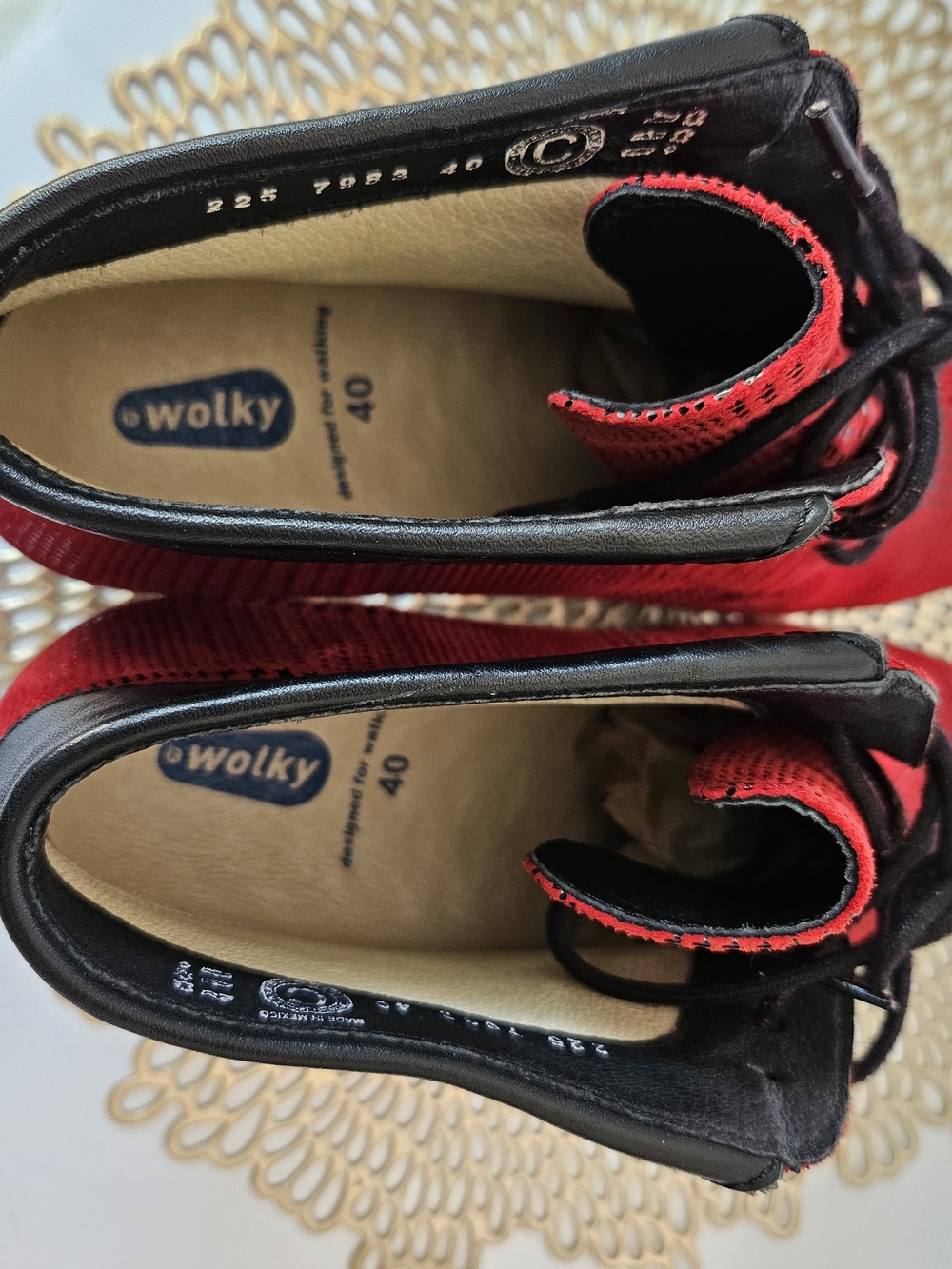 Wolky Red Textured Lace Up Ankle Boots Size 40 US 9 Heavy Mesh Houndstooth Heel - Picture 12 of 15